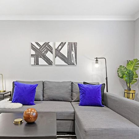 Sophisticated Studio Apartment With Modern Kitchen - Oakdale Od2 Rep Чикаго Экстерьер фото