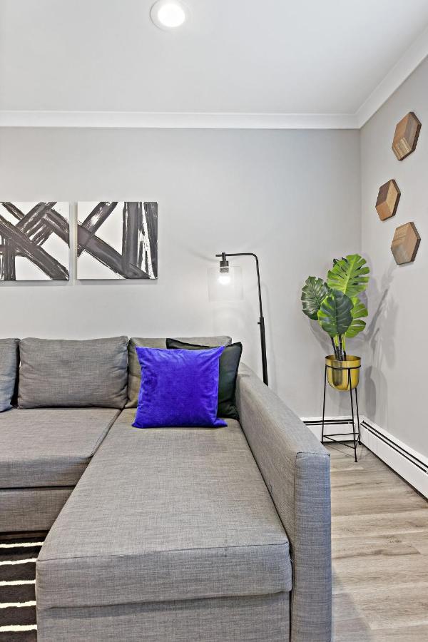 Sophisticated Studio Apartment With Modern Kitchen - Oakdale Od2 Rep Чикаго Экстерьер фото