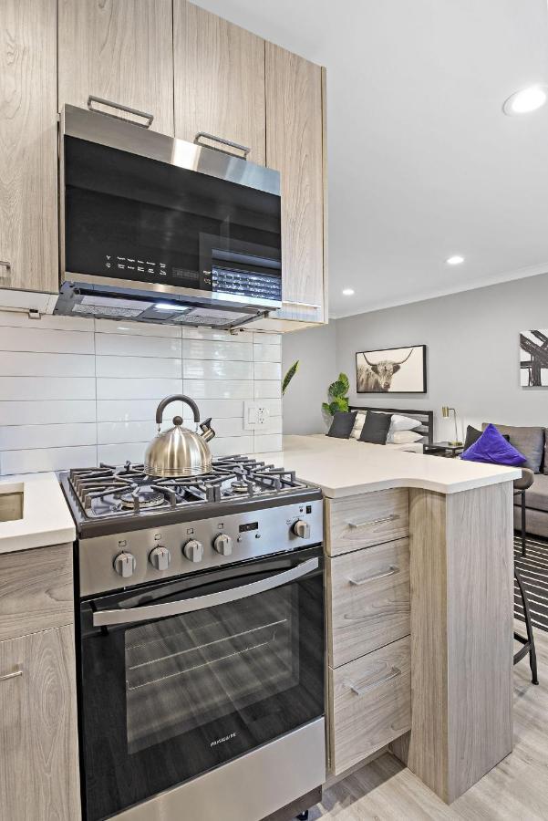 Sophisticated Studio Apartment With Modern Kitchen - Oakdale Od2 Rep Чикаго Экстерьер фото