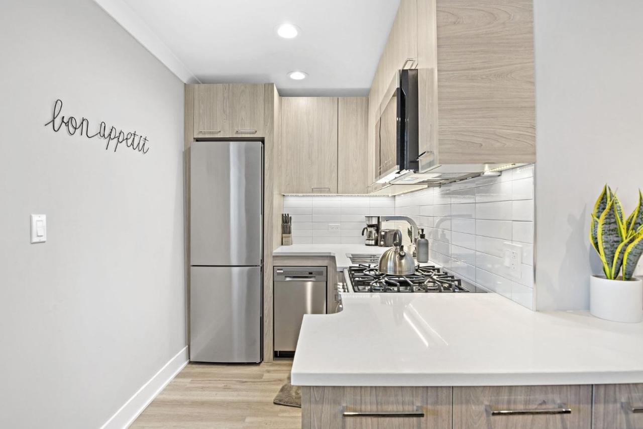Sophisticated Studio Apartment With Modern Kitchen - Oakdale Od2 Rep Чикаго Экстерьер фото