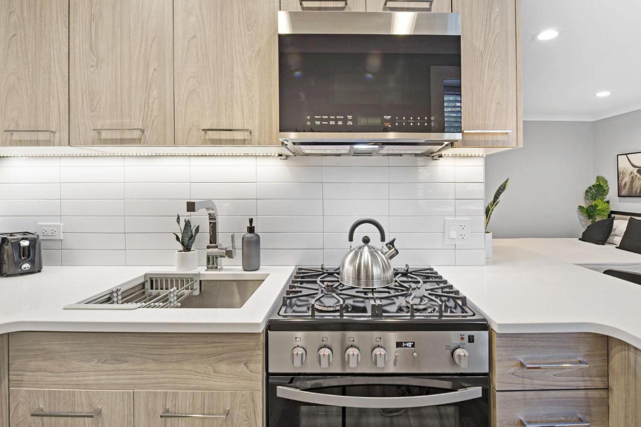 Sophisticated Studio Apartment With Modern Kitchen - Oakdale Od2 Rep Чикаго Экстерьер фото