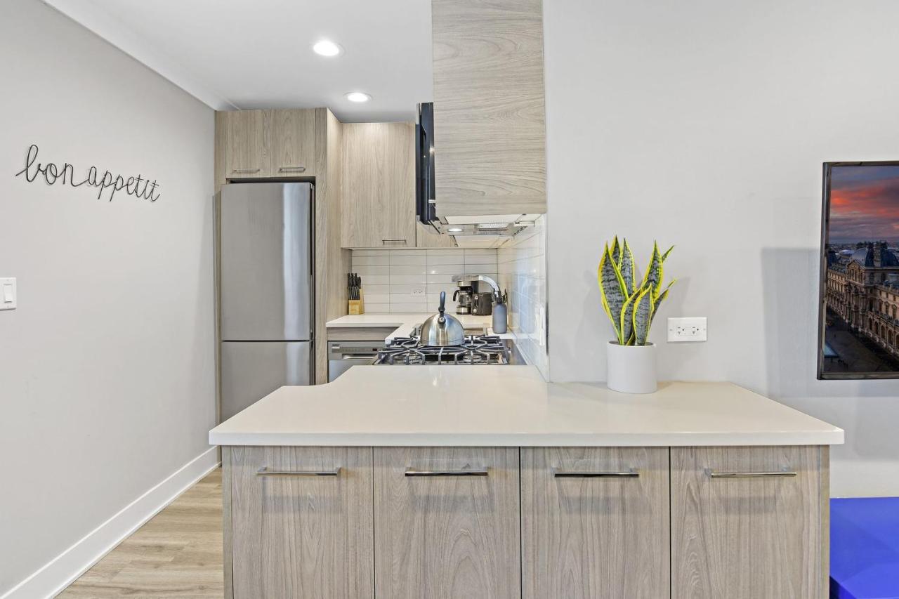 Sophisticated Studio Apartment With Modern Kitchen - Oakdale Od2 Rep Чикаго Экстерьер фото